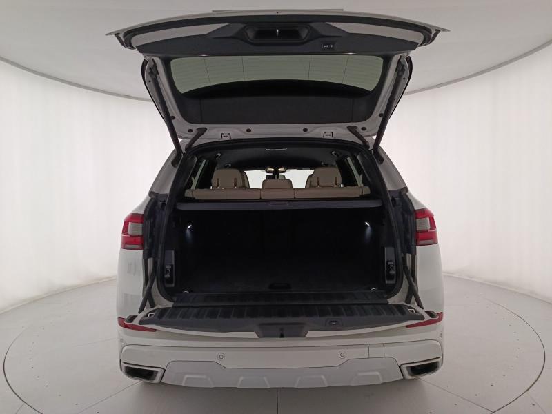 BMW X5 xdrive30d mhev 48V xLine auto