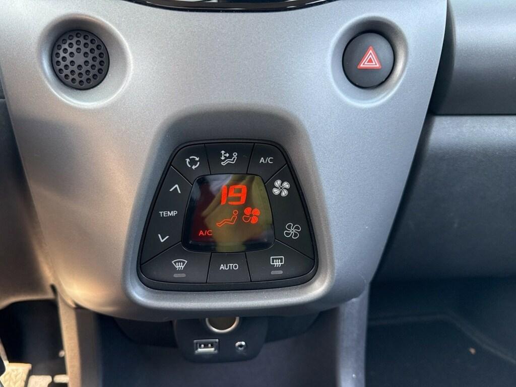Toyota Aygo 5p 1.0 x-play 72cv