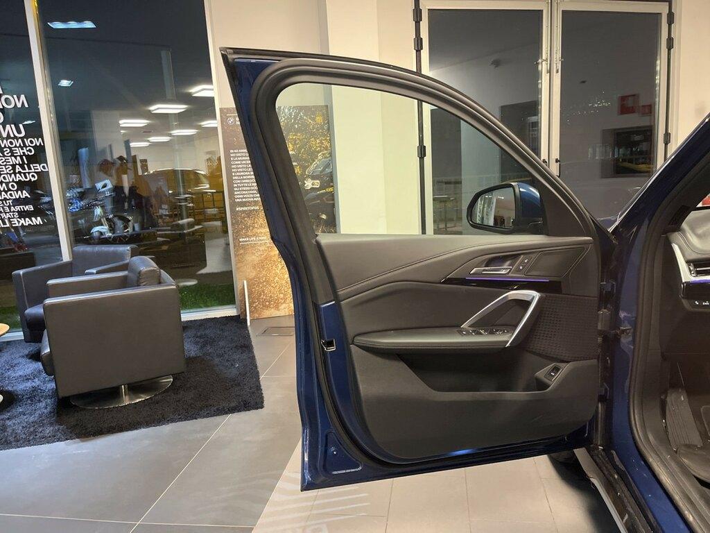 BMW iX1 edrive 20 X-Line