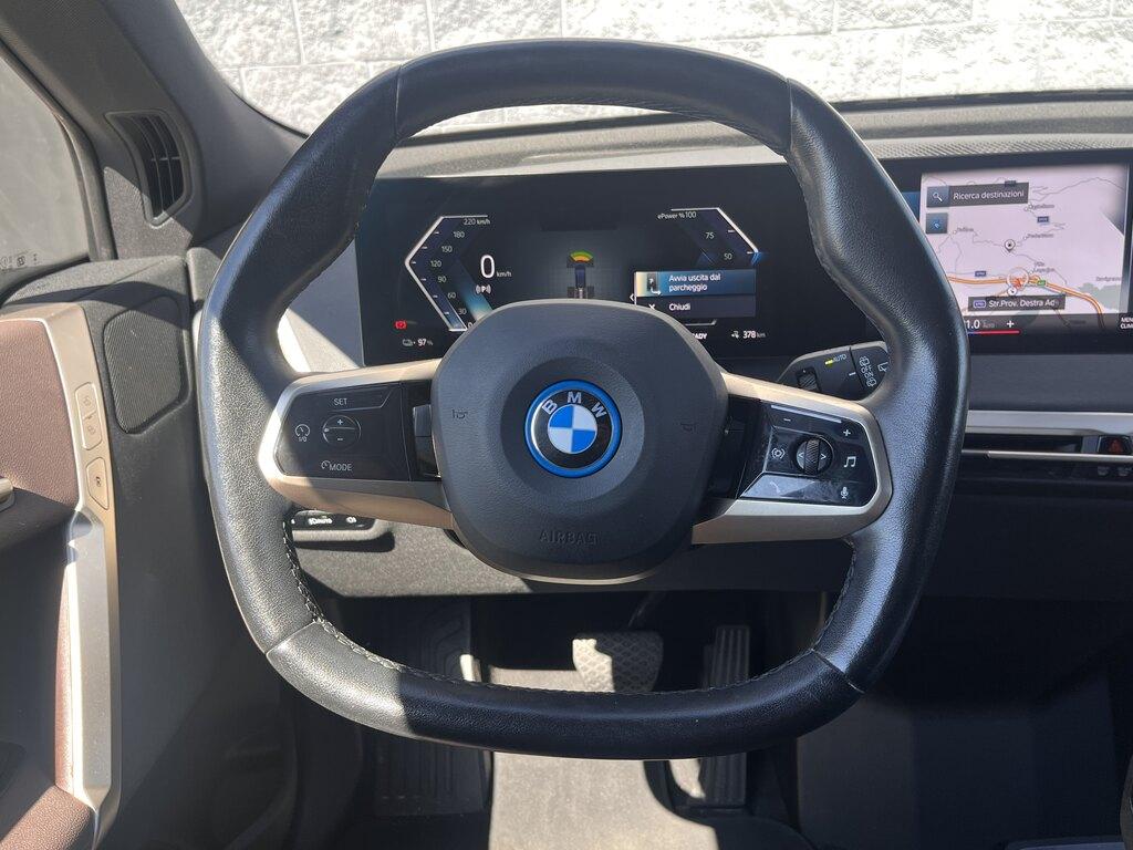 BMW iX xdrive40 pacchetto sportivo
