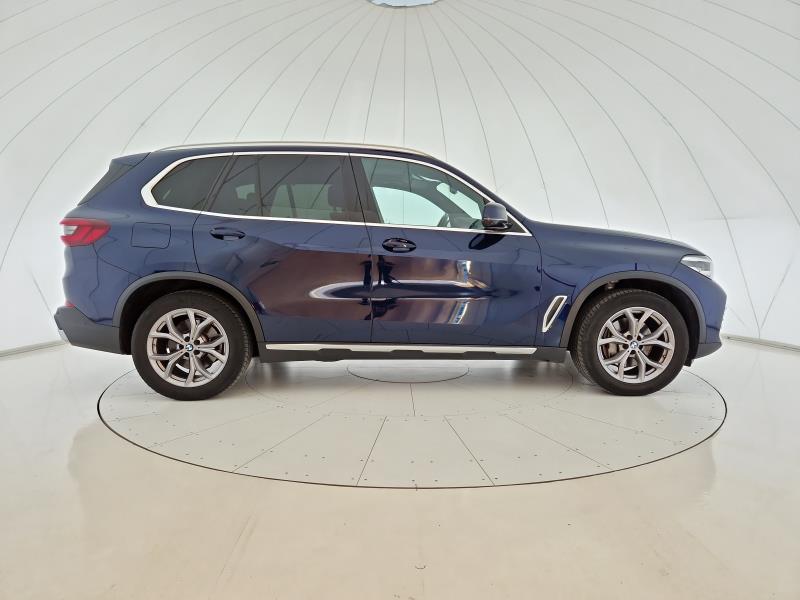 BMW X5 xdrive30d mhev 48V xLine auto