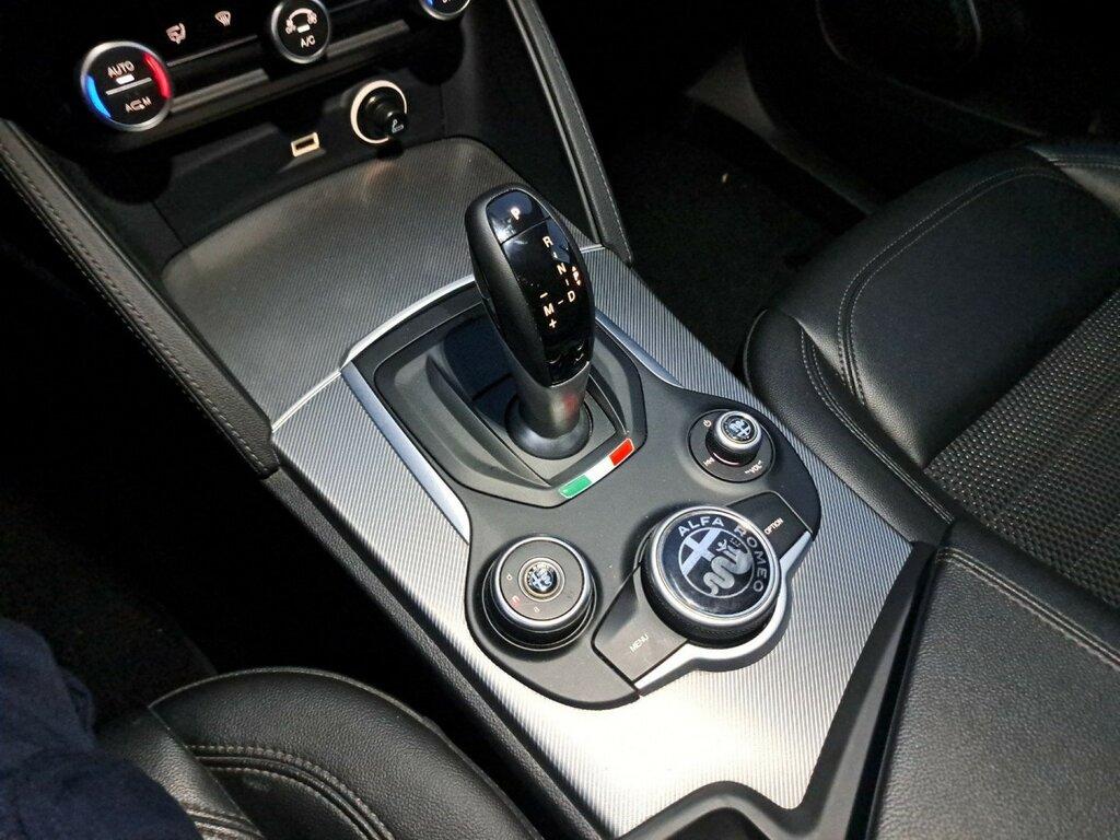 Alfa Romeo Stelvio 2.2 t Executive Q4 210cv auto my19
