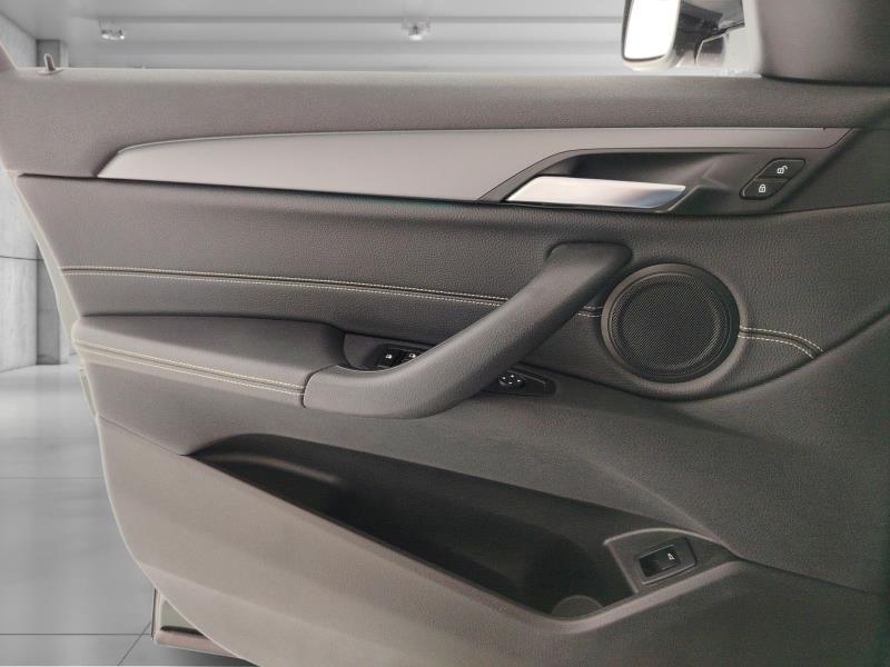 BMW X2 sdrive18d Goldplay Edition