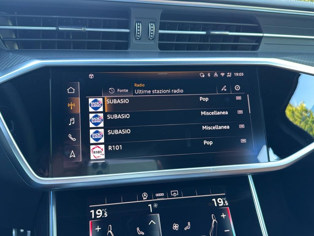 Audi RS6 Avant 4.0 mhev performance quattro tiptronic