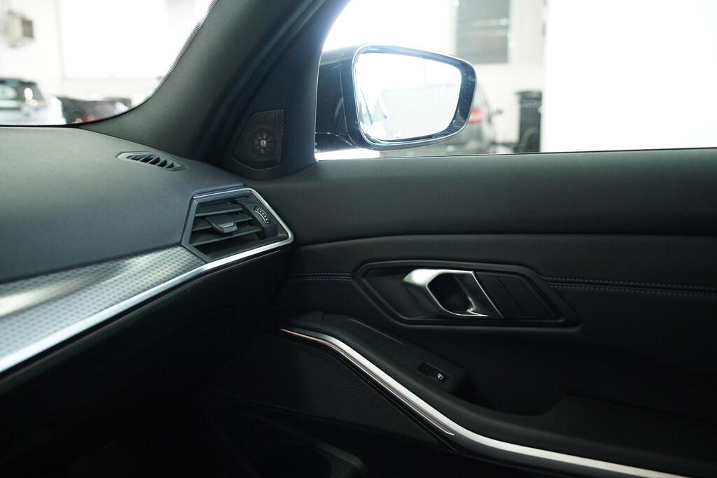 BMW Serie 3 320d mhev 48V auto