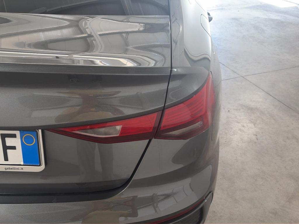 Audi A3 Sedan 35 2.0 tdi S line edition s-tronic