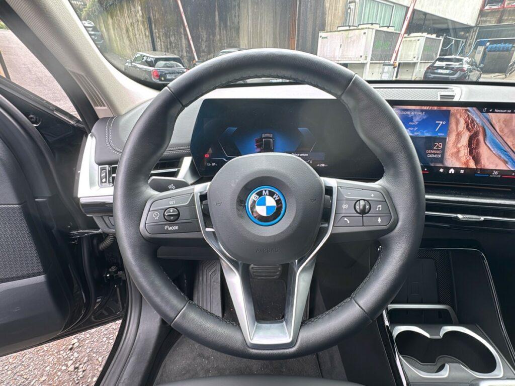 BMW iX1 edrive 20 X-Line
