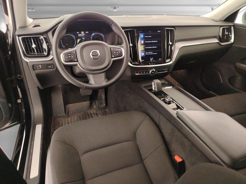 Volvo V60 2.0 B3 Momentum Business auto 7m