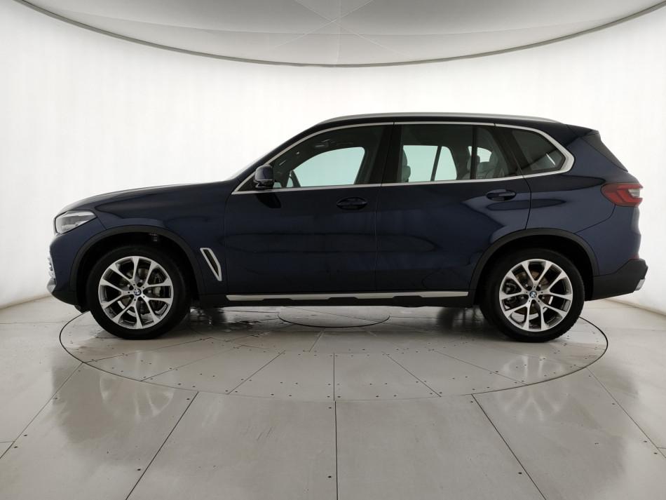 BMW X5 xdrive30d mhev 48V xLine auto