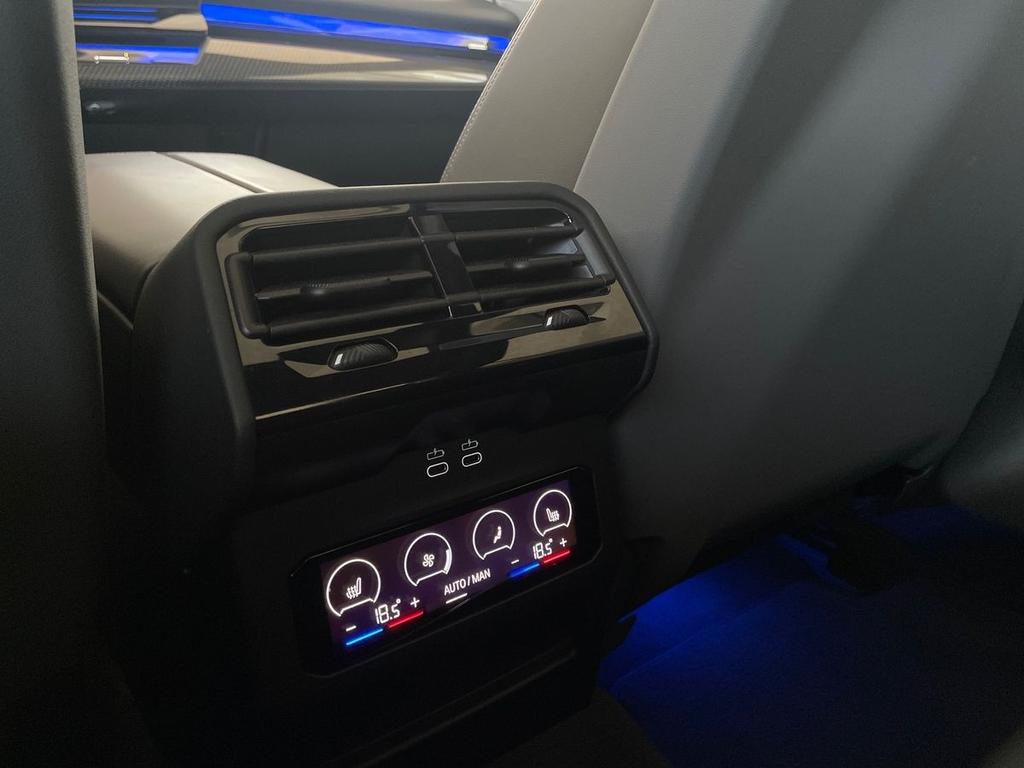 BMW i5 M60 auto