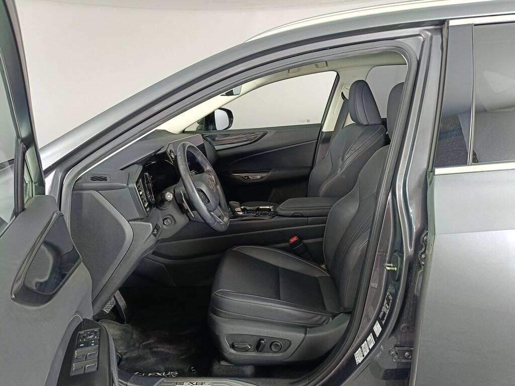 Lexus NX 2.5 hybrid Luxury 4wd e-cvt