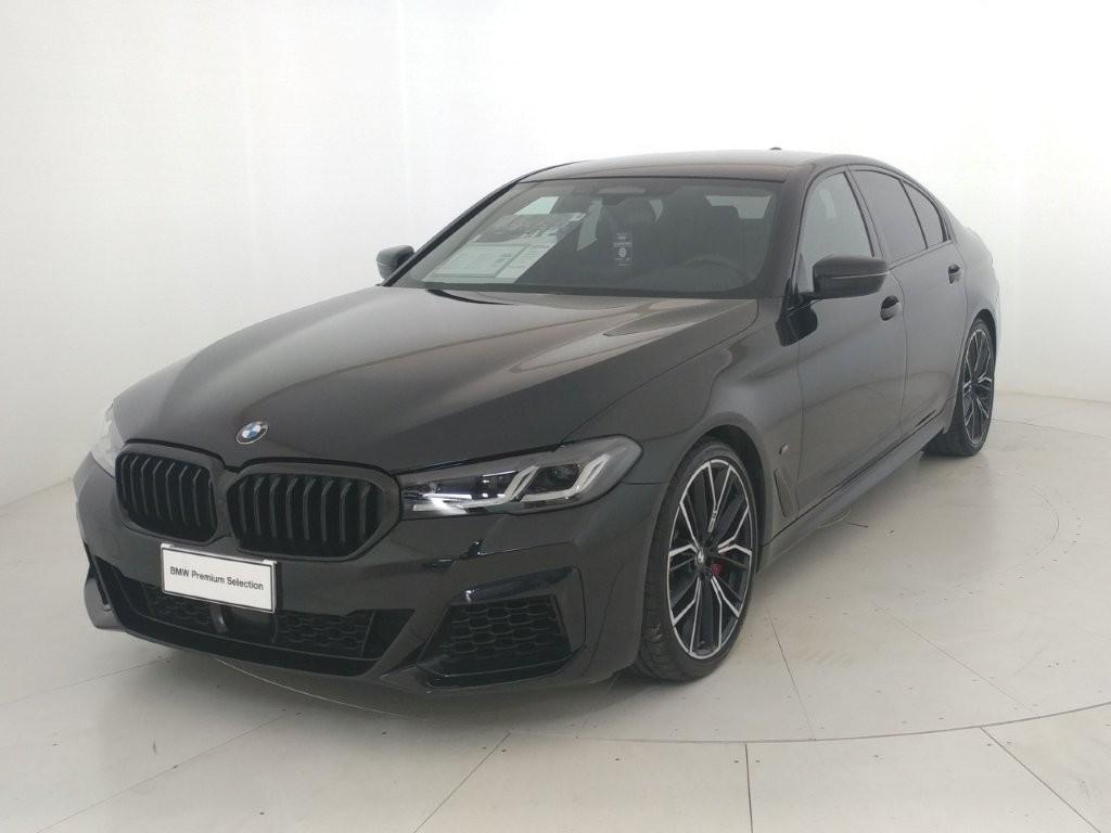 BMW Serie 5 M M550i mhev 48V xdrive