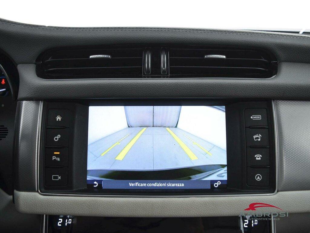 Jaguar XF 2.0d i4 Pure awd 240cv auto my18