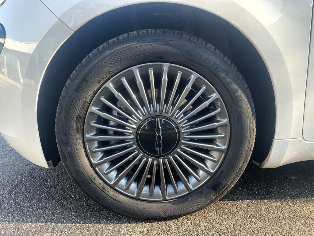 Fiat 500 e Cabrio Icon