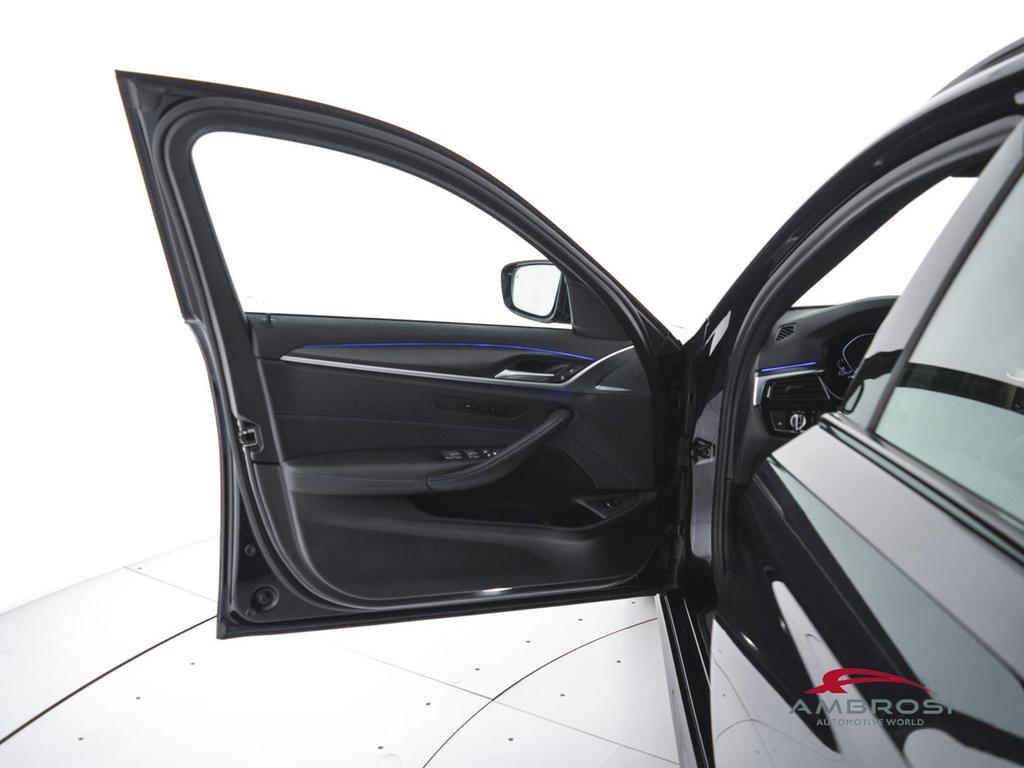 BMW Serie 5 530d Touring mhev 48V xdrive Msport auto