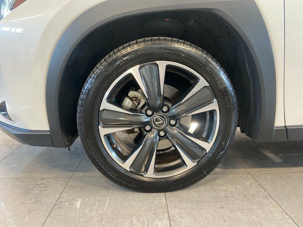 Lexus UX 250h Premium 4wd cvt