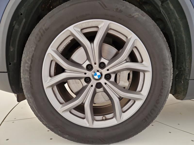 BMW X5 xdrive30d mhev 48V xLine auto