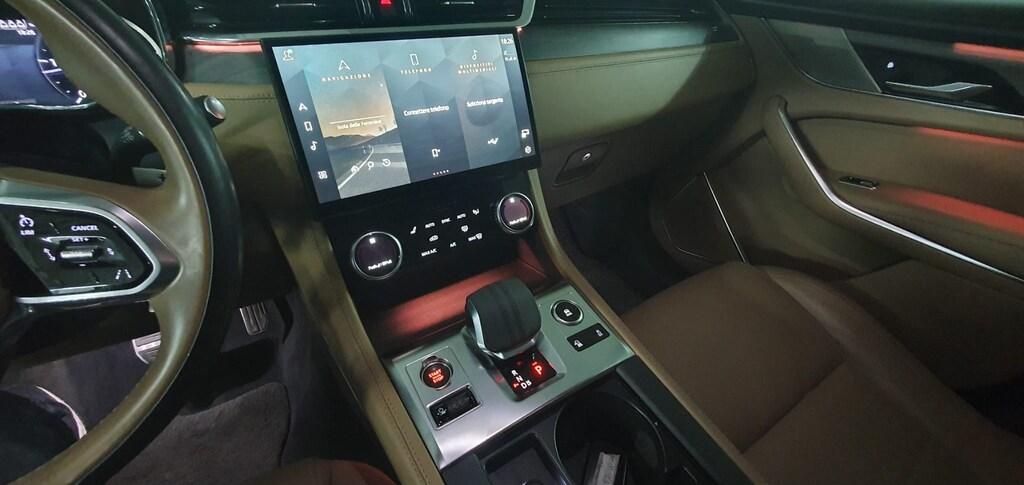 Jaguar F-Pace 2.0 D204 R-Dynamic Black awd auto