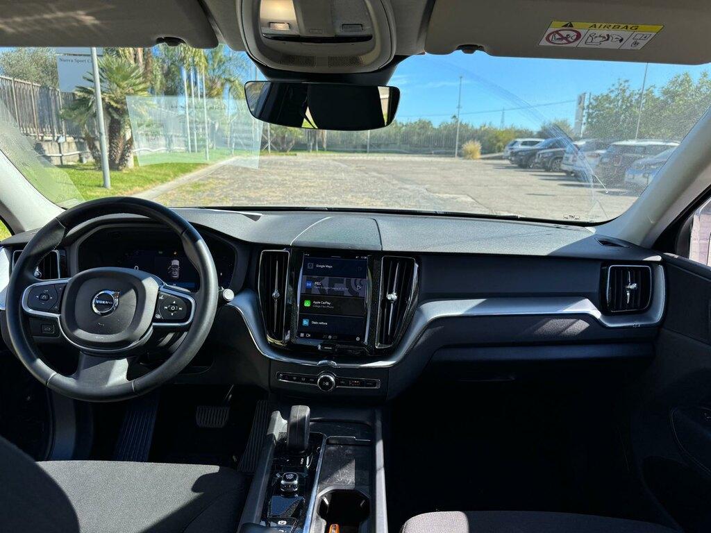 Volvo XC60 2.0 B4 Momentum auto