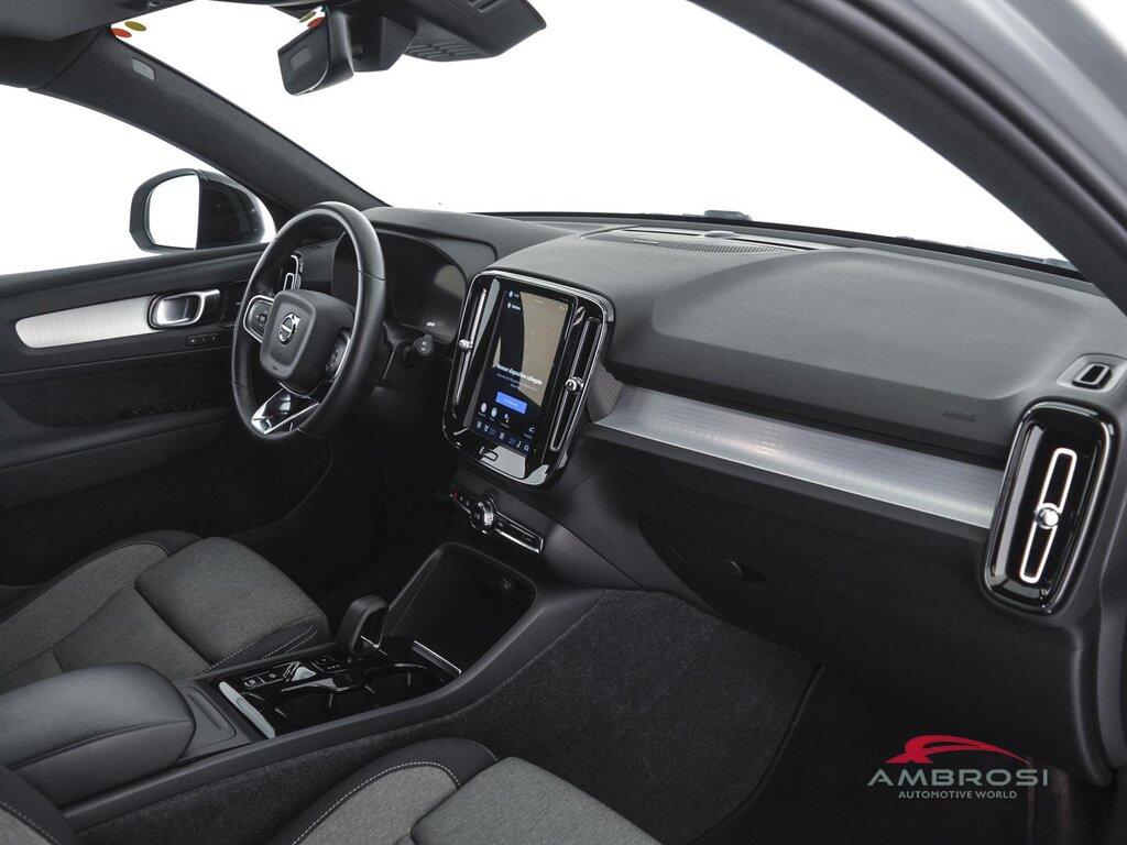 Volvo XC40 2.0 b3 Plus Dark auto