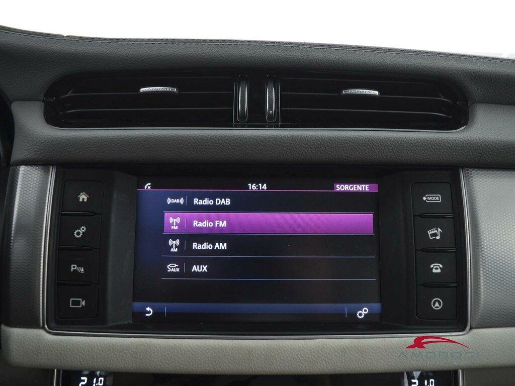 Jaguar XF 2.0d i4 Pure awd 240cv auto my18