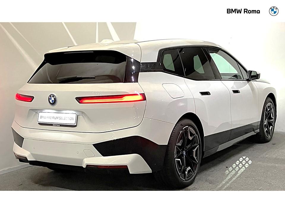 BMW iX xdrive40 pacchetto sportivo