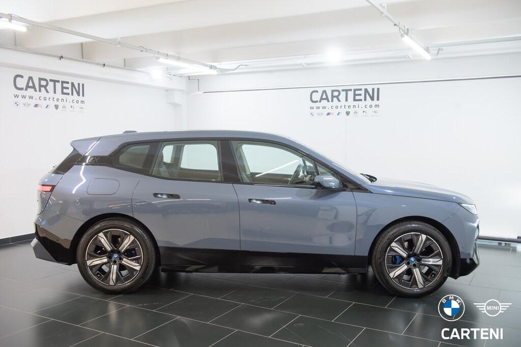 BMW iX xdrive50 pacchetto sportivo