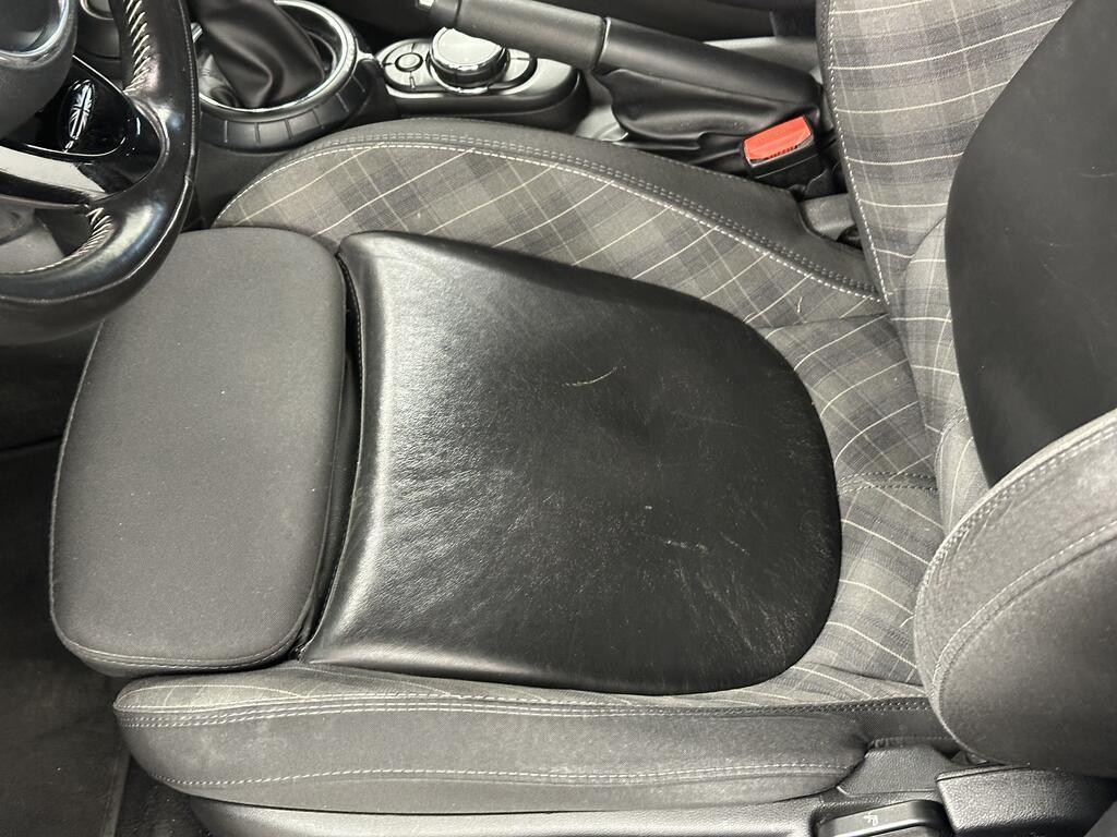 Mini Cooper D 1.5 D Cooper D Auto