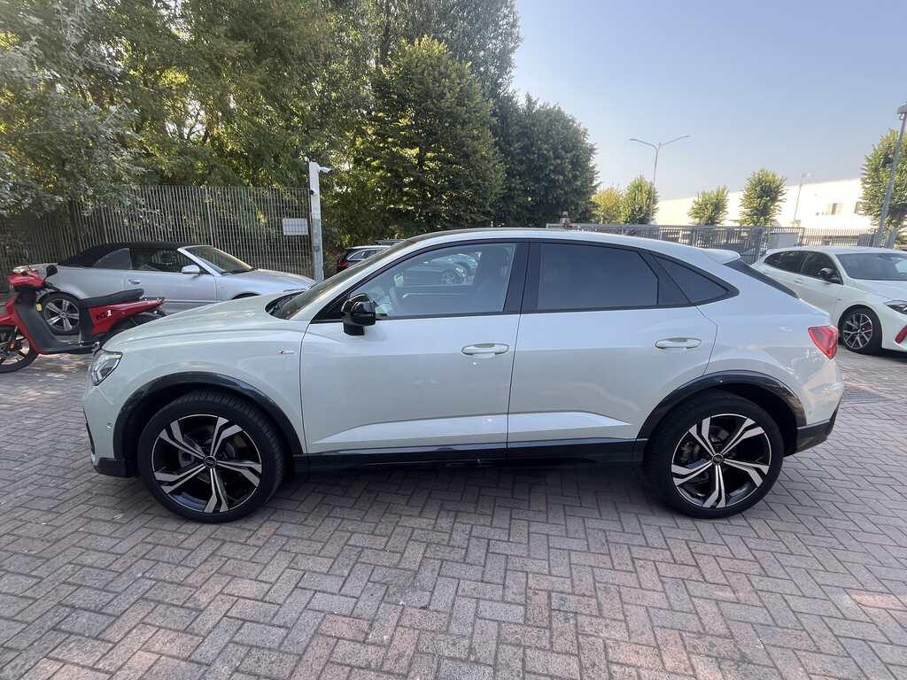 Audi Q3 Sportback 45 2.0 tfsi Identity Black quattro 245cv s.-tronic