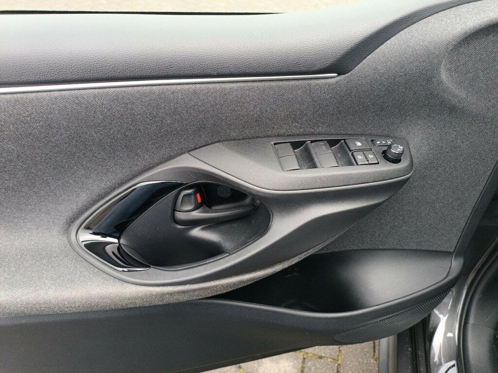 Toyota Yaris 1.5 hybrid Lounge