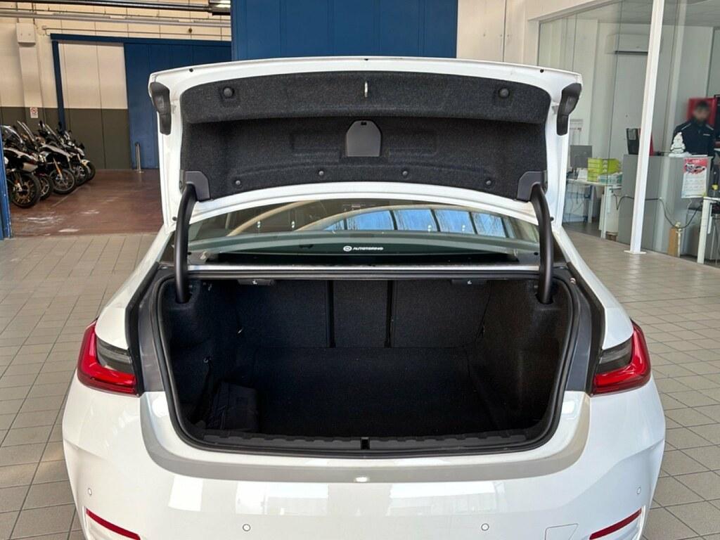 BMW Serie 3 320d mhev 48V auto