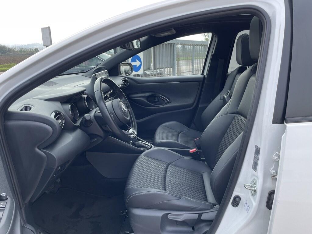 Toyota Yaris 1.5h Lounge