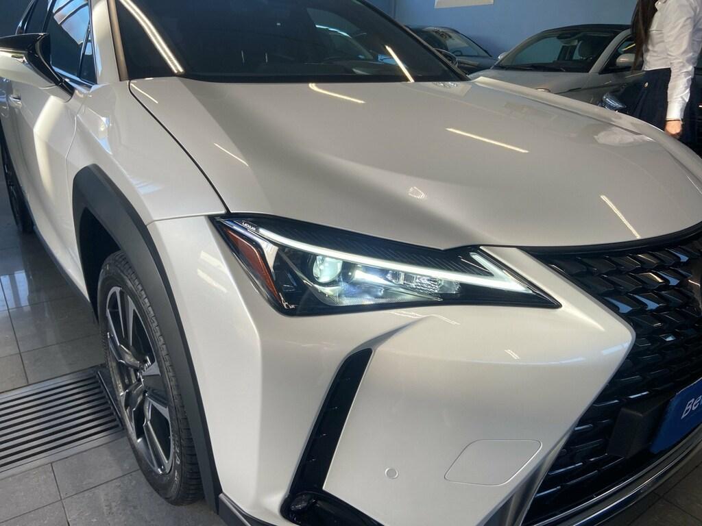 Lexus UX 250h Premium 4wd cvt