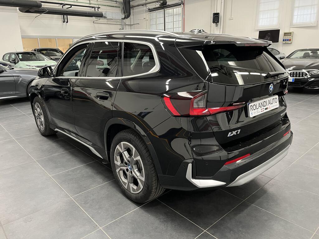 BMW iX1 edrive 20 X-Line