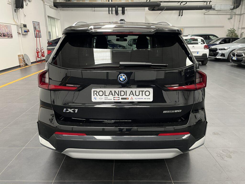 BMW iX1 edrive 20 X-Line