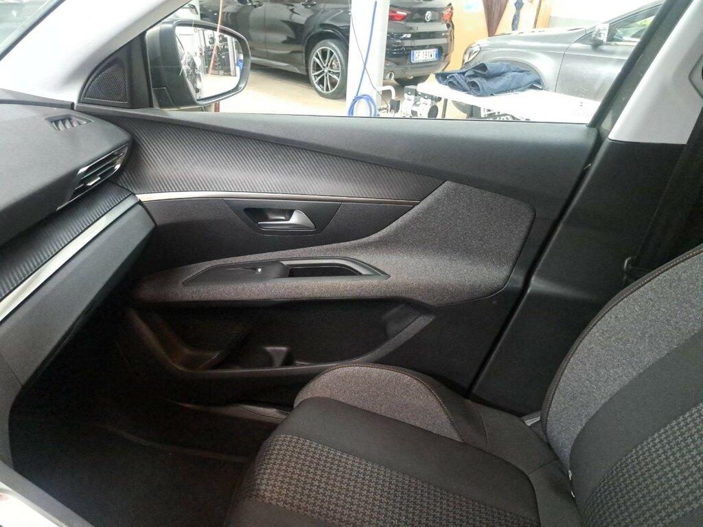 Peugeot 3008 1.2 puretech t. Active s&s 130cv my18