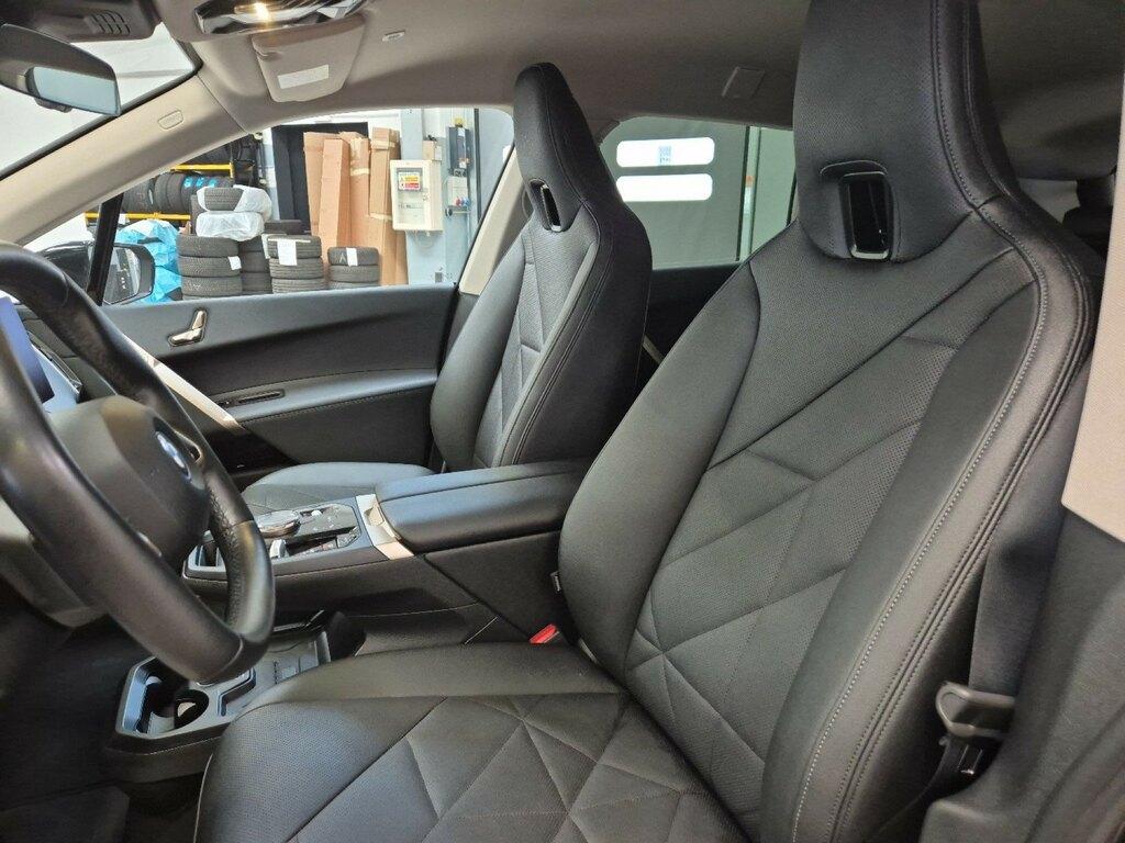 BMW iX xdrive50 pacchetto sportivo