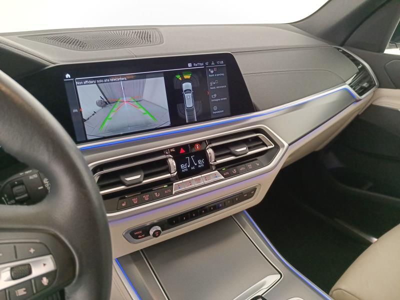 BMW X5 xdrive30d mhev 48V xLine auto