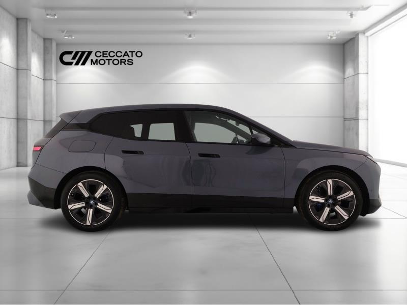 BMW iX xdrive50 pacchetto sportivo
