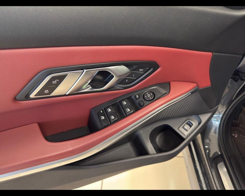 BMW Serie 3 320d Touring mhev 48V xdrive Luxury auto