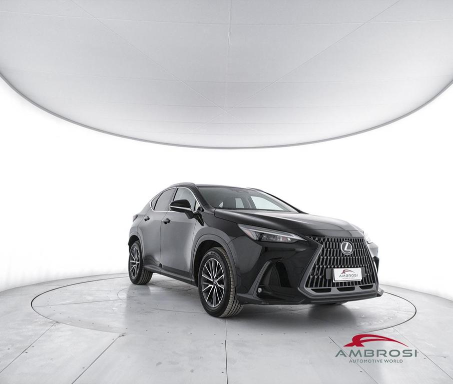 Lexus NX 2.5 hybrid Luxury 4wd e-cvt