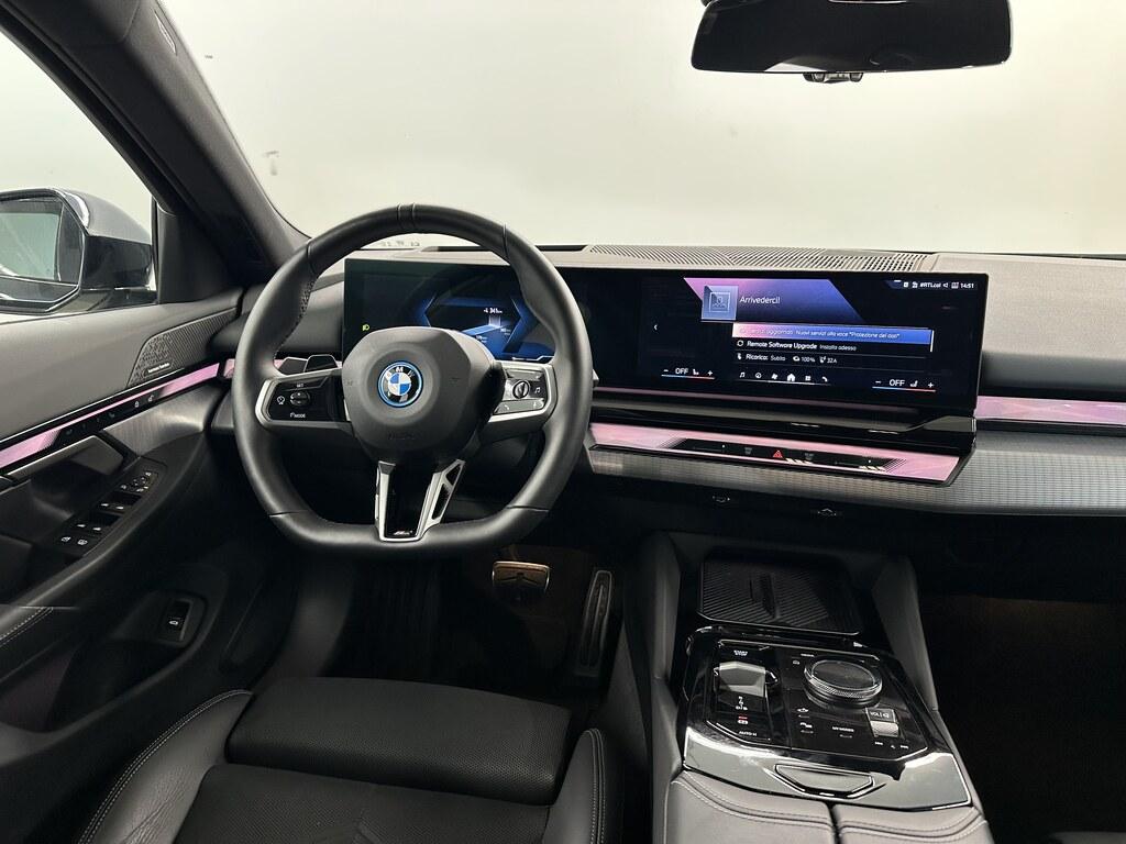 BMW i5 xdrive40