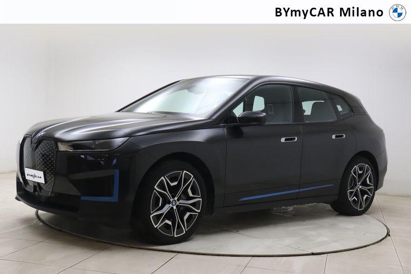 BMW iX xdrive40 pacchetto sportivo