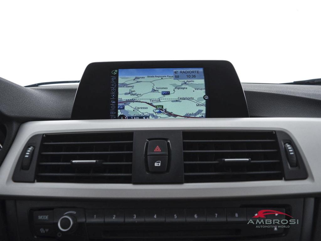 BMW Serie 3 318d Touring Business auto