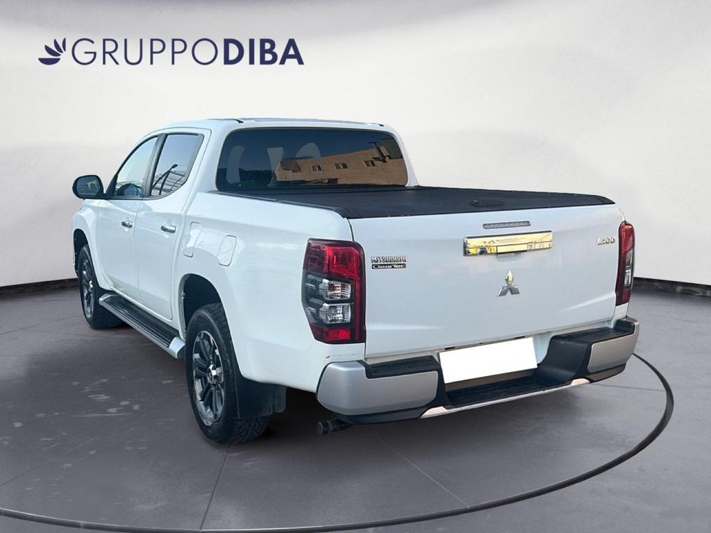 Mitsubishi L200 d.cab 2.3d Invite Connect 4wd 150cv