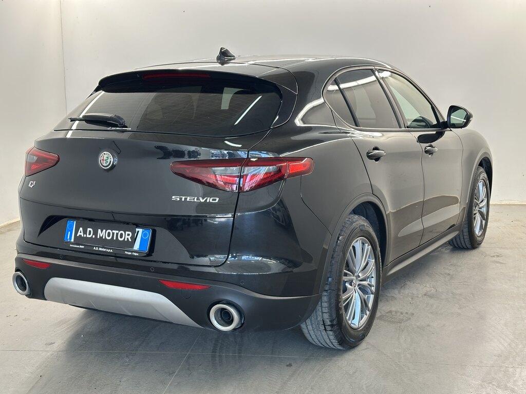 Alfa Romeo Stelvio 2.2 t Business Q4 190cv auto