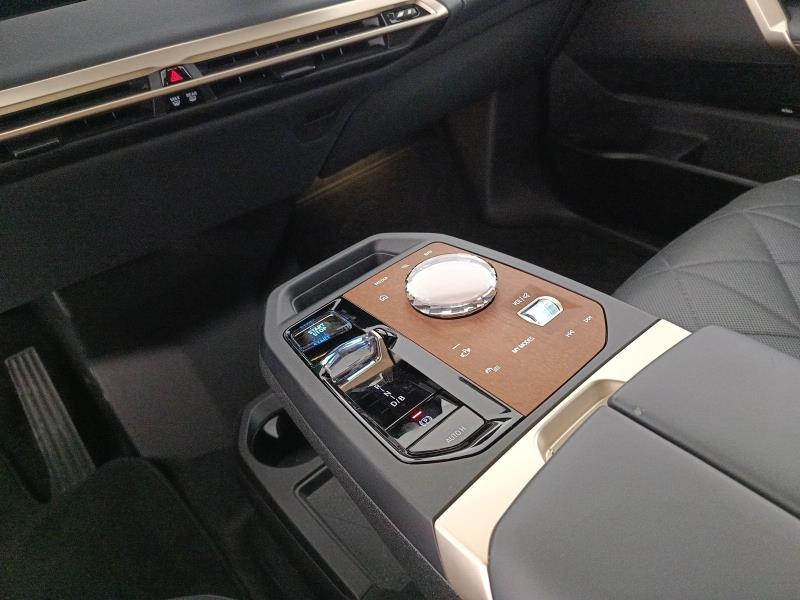 BMW iX xdrive40