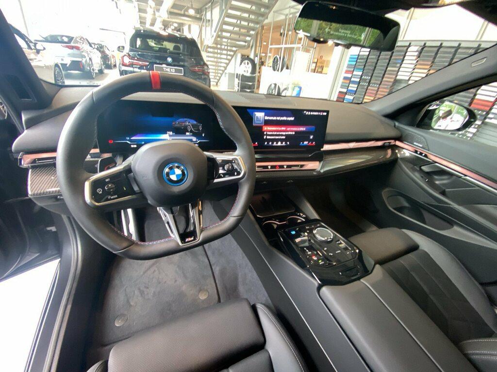 BMW i5 M60 auto