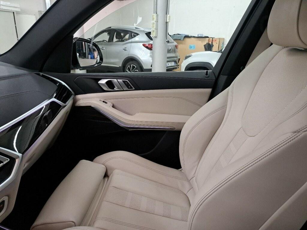 BMW X5 xdrive40d mhev 48V xLine auto