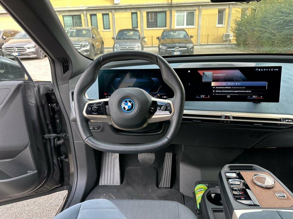 BMW iX xdrive40